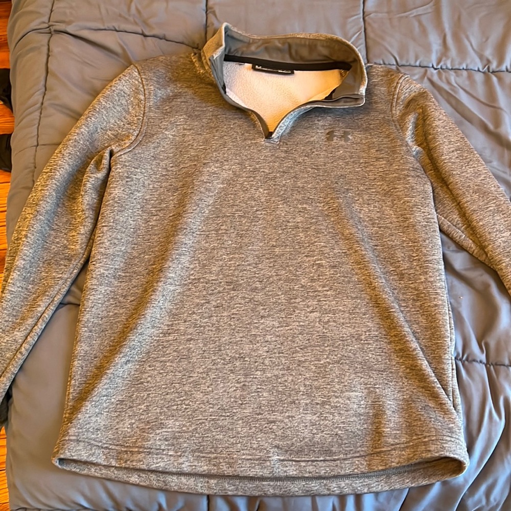 Brand New Under armour pull over